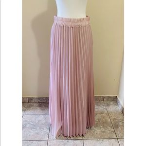 Medium pleated blush maxi skirt